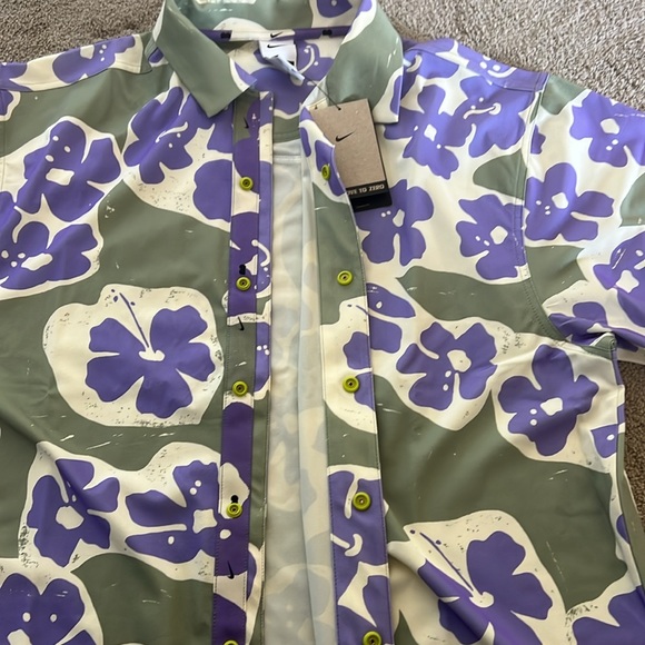 Nike Men's Naomi Osaka Short Sleeve Button Up Shirt - Picture 8 of 9